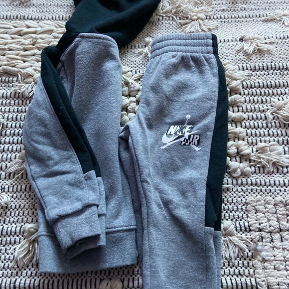 Little boys air Jordan jogger - Picture 2 of 2